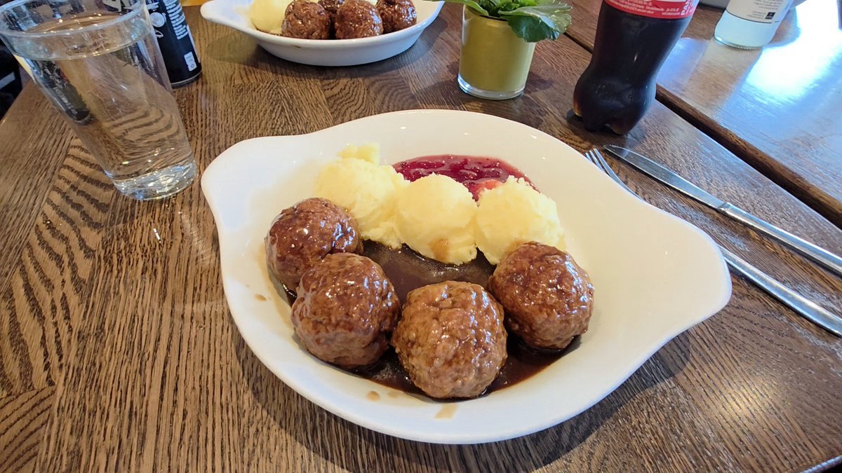 WeissAndChill's tweet image. Swedish meatballs are cracked, yo.