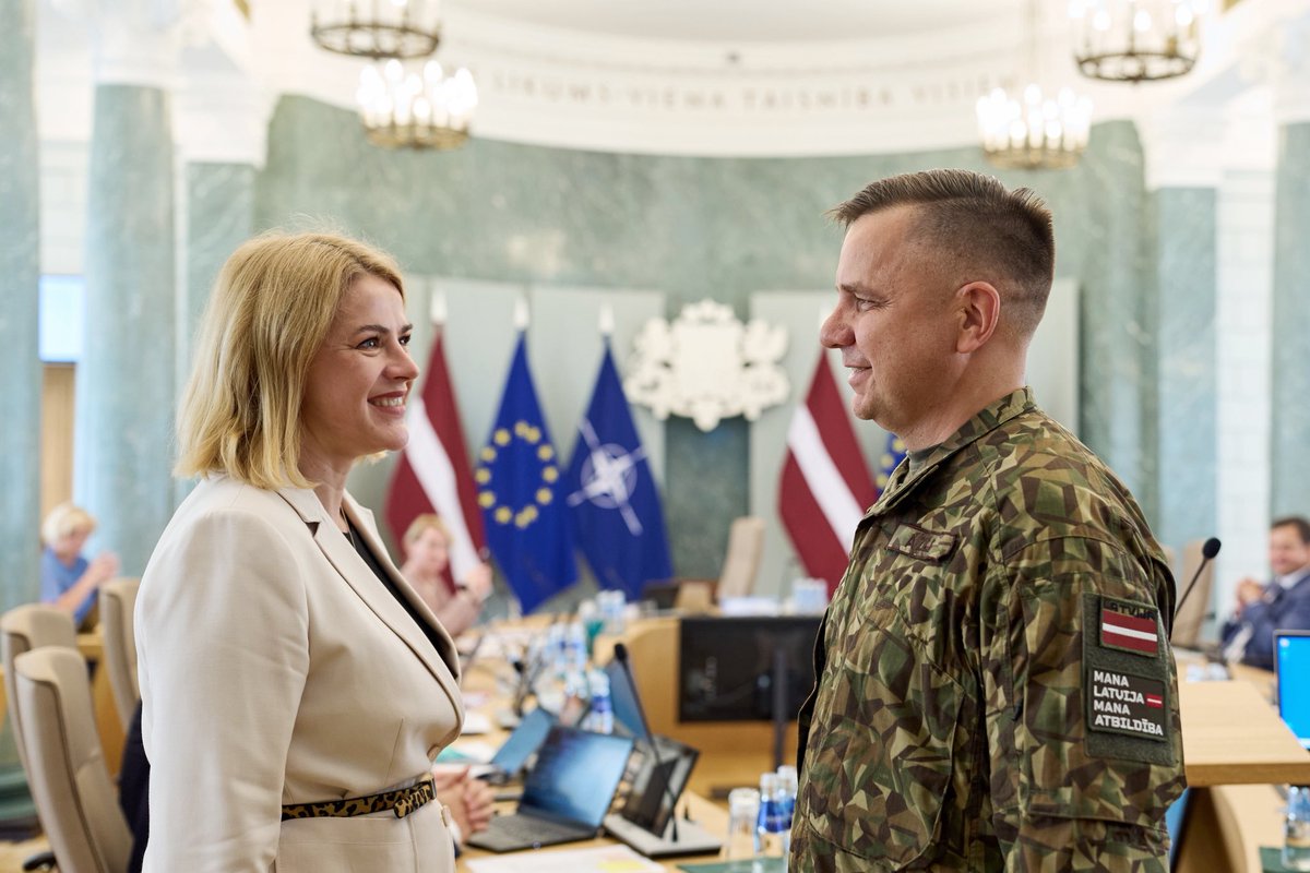 EvikaSilina's tweet image. Pulkvedis Arvis Zīle ir ar plašu militāro pieredzi, starptautiskām zināšanām, atbilstošu izglītību un spēs profesionāli un izlēmīgi sadarboties ar civilo sektoru, lai stiprinātu valsts gatavību krīzēm.
Šodien valdībā A. Zīli apstiprinājām iecelšanai Krīzes vadības centra…