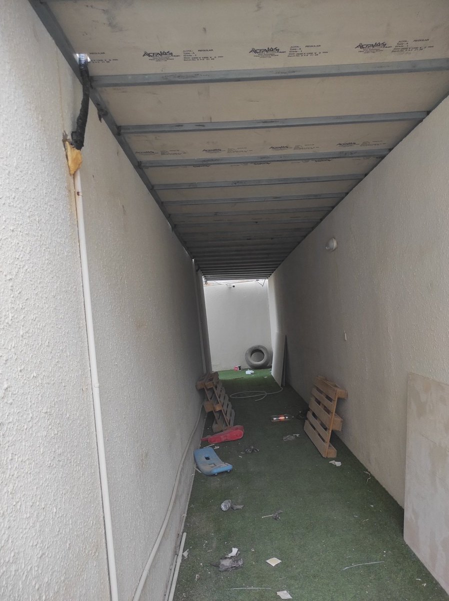 ابوفيصل لجميع اعمال الحداه مضلات وسواتر وسندويتش بنل برجولات لكسان ابواب دربزين الرياض 0532461933