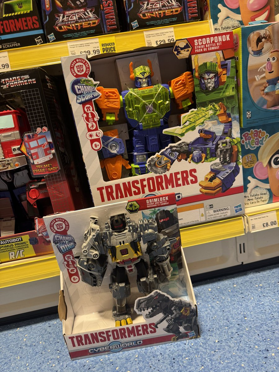 Such a cool experience over the weekend - getting to find one of the characters I voice in Transformers #Cyberworld on the shelves of a toy store in my hometown of Cardiff.

I cannot wait for everyone to meet all the characters in this series #Transformers #Maccadam #Scorponok