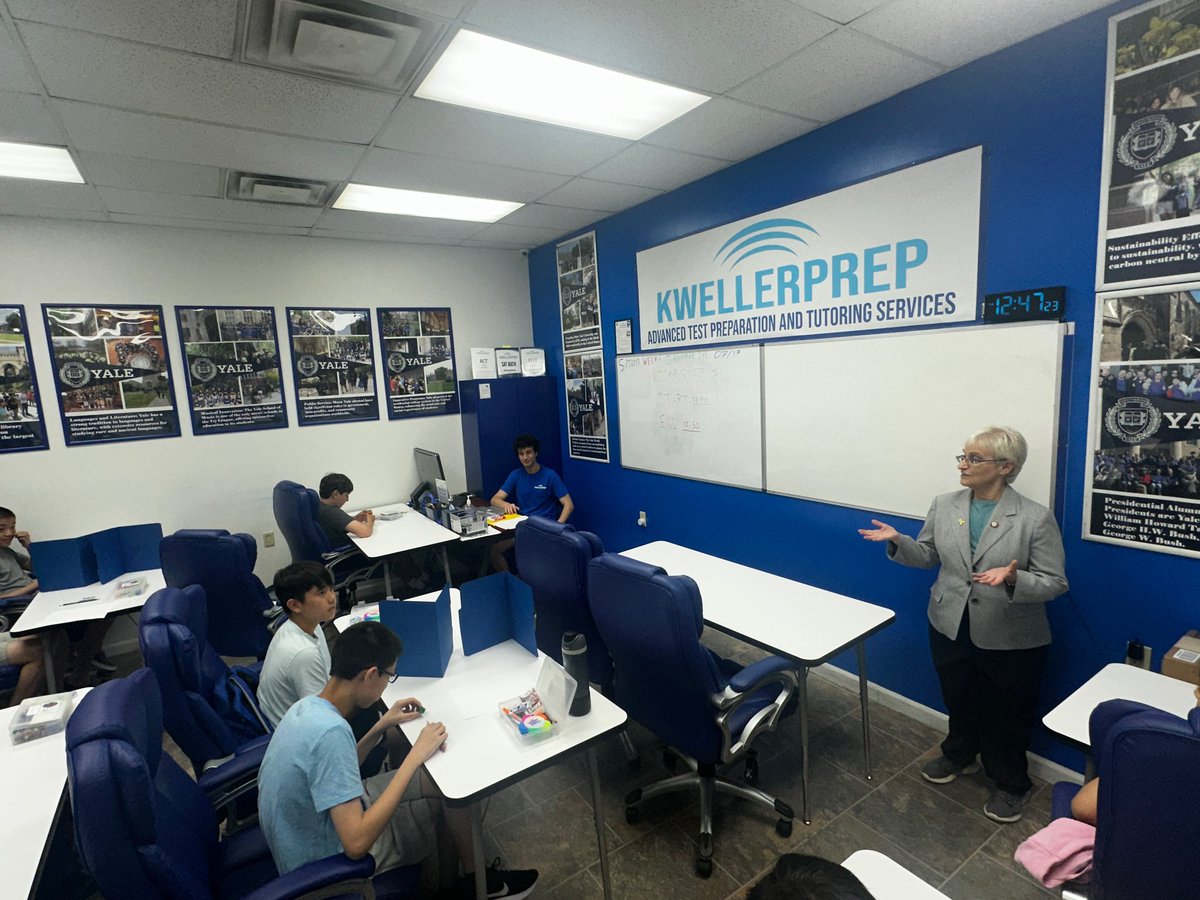 Lynn4NYC's tweet image. Had an opportunity to visit @KwellerPrep, a premier tutoring program in #ForestHills, geared to helping students achieve their educational goals. I welcomed this year's SYEP participants and wished students good luck on their upcoming exams.