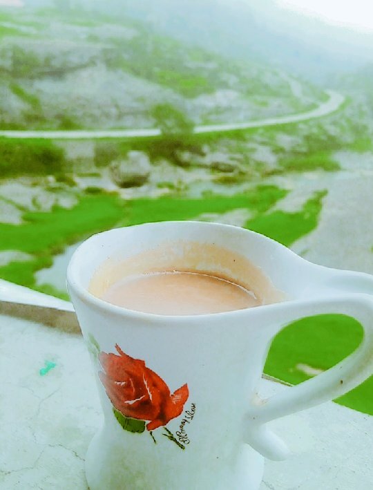 نڑھ کا خوبصورت موسم اور #چائے
#TEAlovers #قومی_زبان #قومی_مشروب