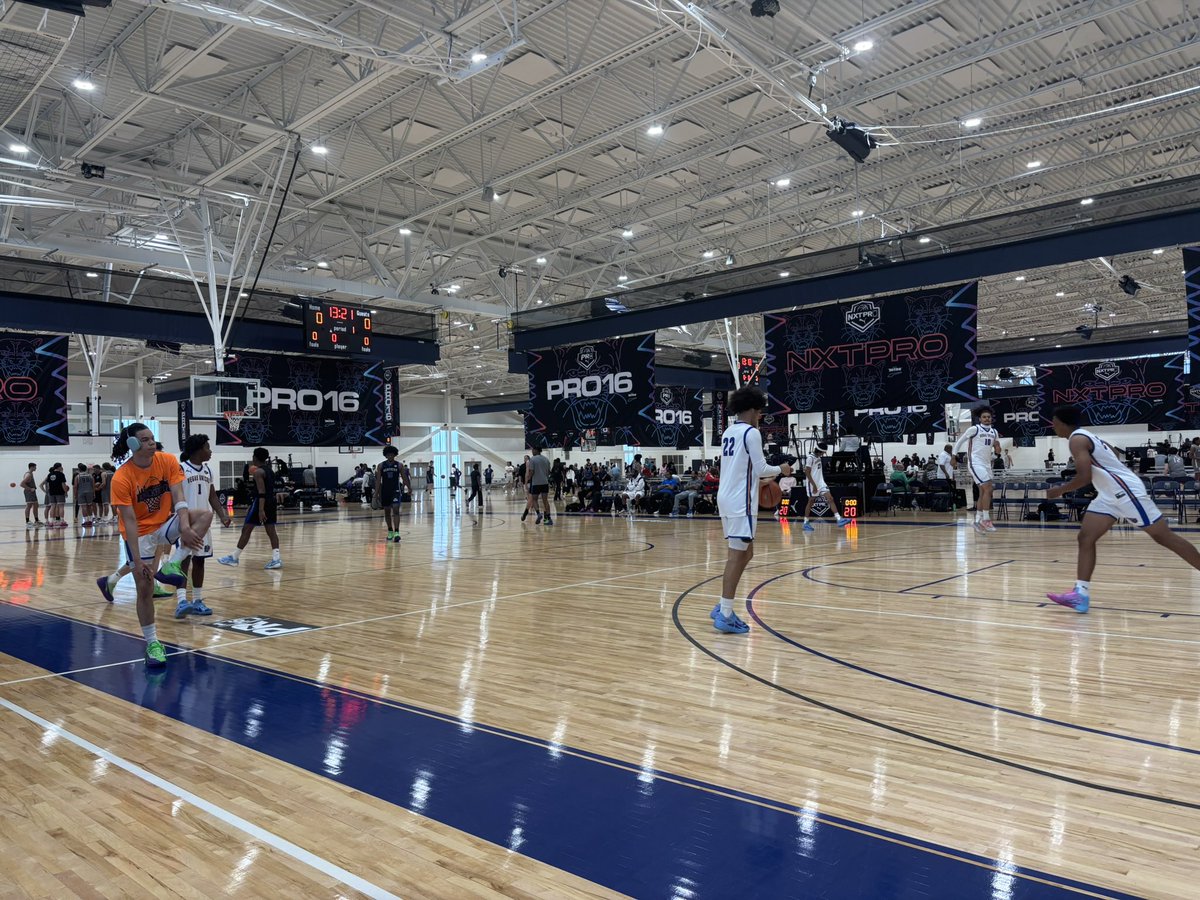 _MikeRoth's tweet image. Putting a wrap on the grassroots 🏀 season after getting to see the 4 major shoe circuits!
EYBL: Memphis + Augusta
3SSB: Rock Hill
Pro 16: Memphis
UAA: Chicago
I also caught the top P32, MHC + HGSL teams from Ohio
Hope everybody enjoyed my coverage on @PrepHoopsOH + @PrepHoopsKY