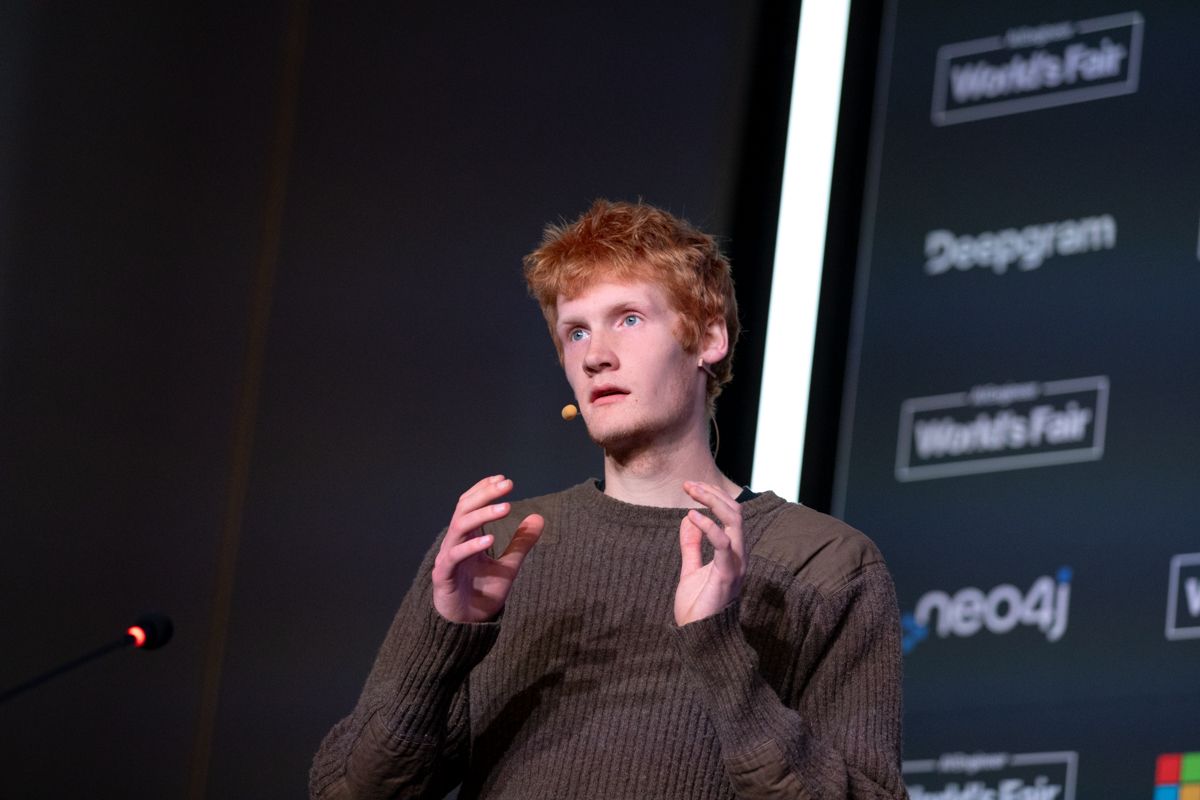 TheDaveClark's tweet image. This is Michael Truell, CEO of Cursor.

He&apos;s the founder behind the fastest-growing AI startup in history ($0 to $300M ARR in 2 years).

He sat down with Lenny Rachitsky and shared mind-blowing facts about AI that 99% of founders wouldn&apos;t know.

Here are my top 8 takeaways: 🧵