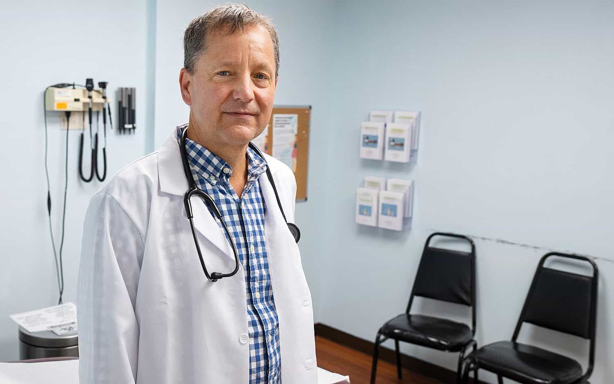 RoanokeStarNews's tweet image. Virginia native Scott Armistead, his wife, and their three boys boarded a plane for Pakistan in 1999. For the next 16 years, Armistead practiced family medicine at a village mission hospital just north of Islamabad, the... f.mtr.cool/qhwsdqxzax