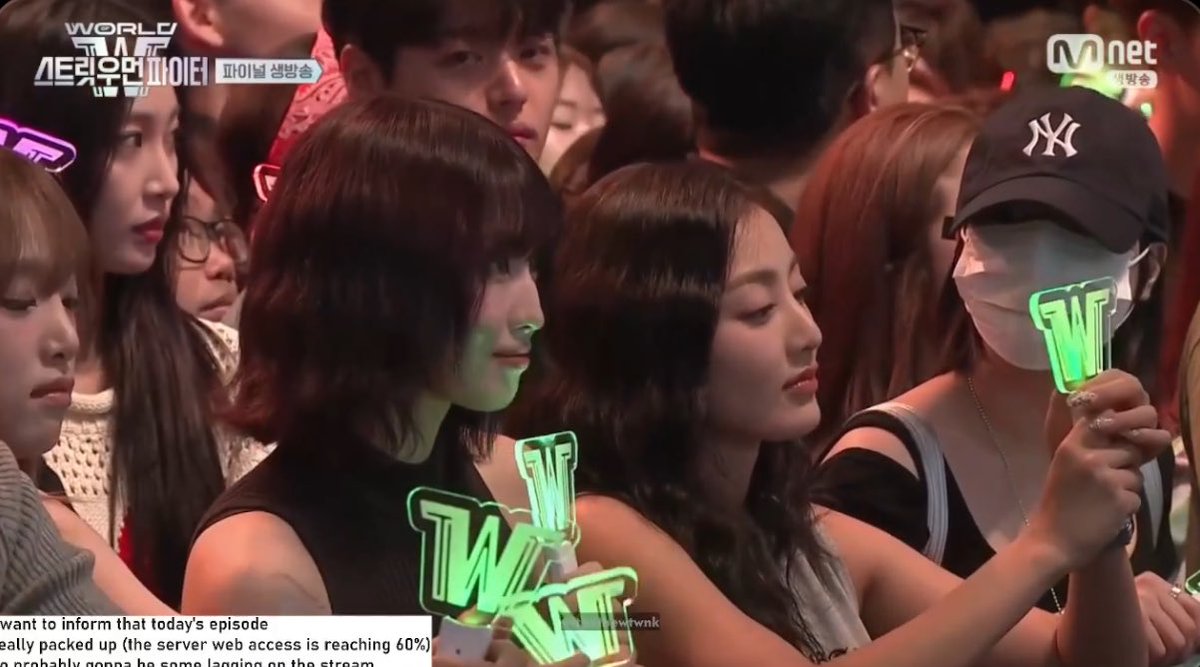 cactusjihyo's tweet image. WATCHING WSWF LIVESTREAM RN AND THEY KEPT ON PANNING THE CAMERA ON MOHYO π₯Ή