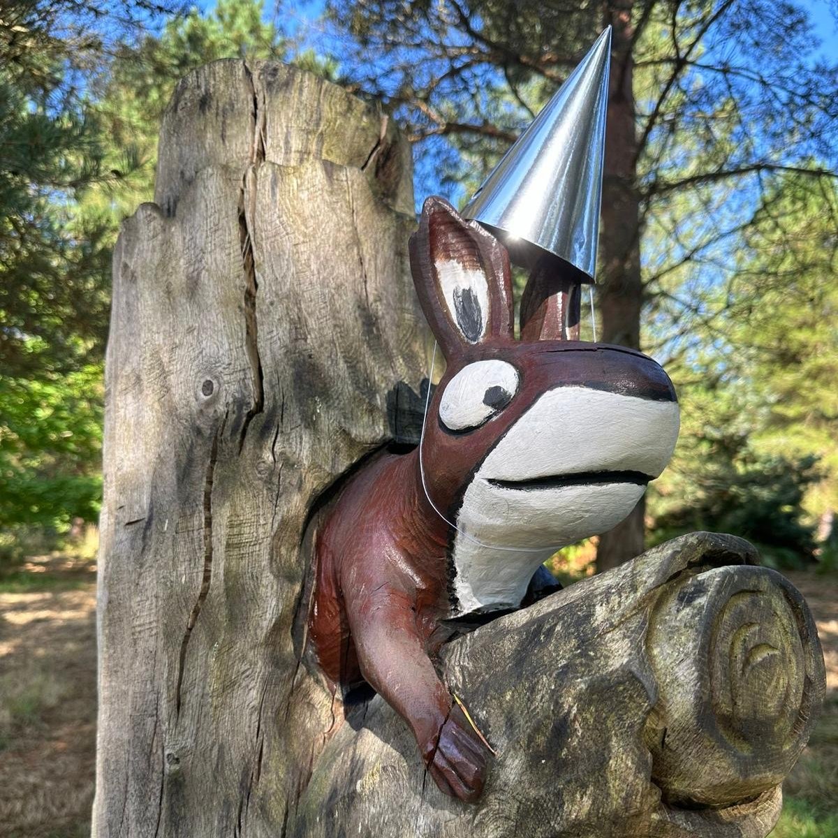 Mouse and Squirrel will be taking a little rest from greeting visitors this summer 🌳🌞

Why? They're overseeing the installation of a new accessible path that will link the walled garden to the visitor centre ⚠

Plan your visit👉forestryengland.uk/bedgebury/gruf…