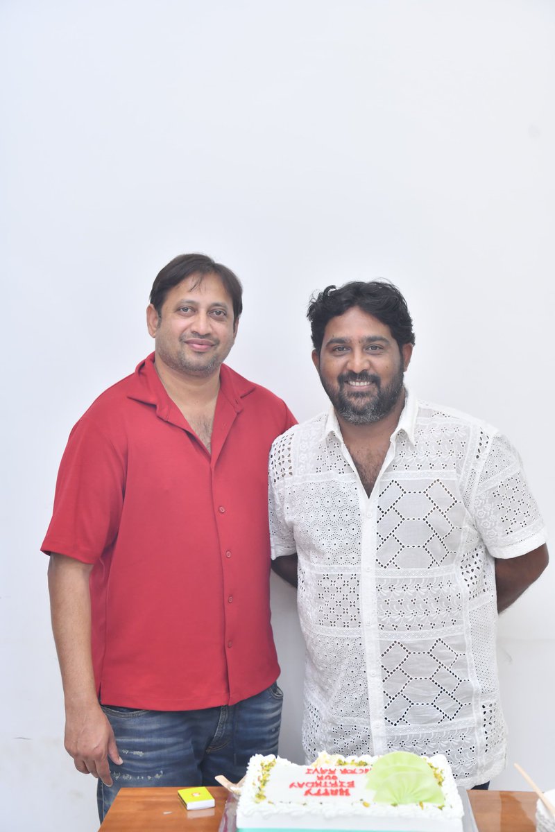 SKNonline's tweet image. Happy birthday my dearest brother  writer &amp;amp; now making his lovely debut as director with #ChennaiLoveStory @Ravinamburii 
He is an amazing talent &amp;amp; one of my strengths from a long time in every project , wish he ll achieve many heights 
Love u and best wishes ravi ❤️