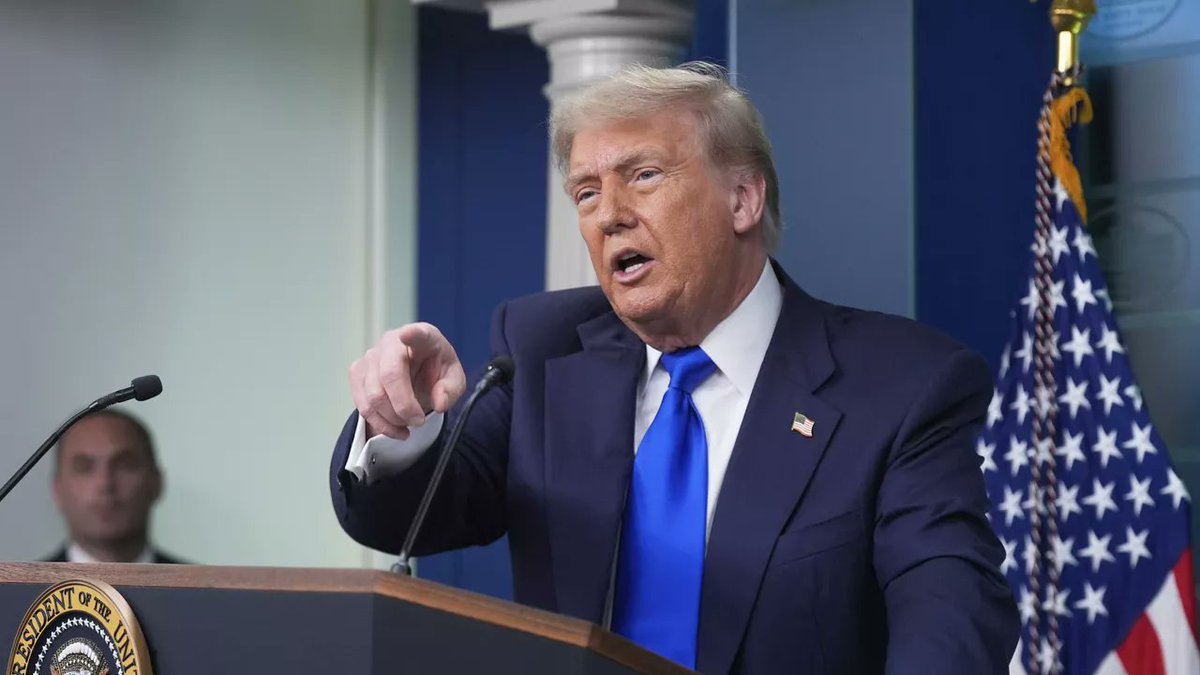 ElUniversal's tweet image. Donald Trump retira a EEUU de la Unesco
El presidente norteamericano, Donald Trump, tomó la decisión de que EEUU se retire de la organización de la ONU para la Educación, la Ciencia y la Cultura (Unesco), al agregar que la organización "fomenta la discordia", informó la Casa…