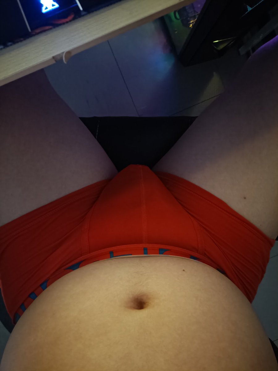 อ้อนแฟนขอซื้อเกงในใหม่ แฟนบอกว่าที่ใส่อยู่ก็ดีอยู่แล้ว ผมเลยบอกไปว่าตอนนี้ใส่ xxl ไม่พอละต้อง xxxl น้ำหนักมันขึ้นอะ🥹