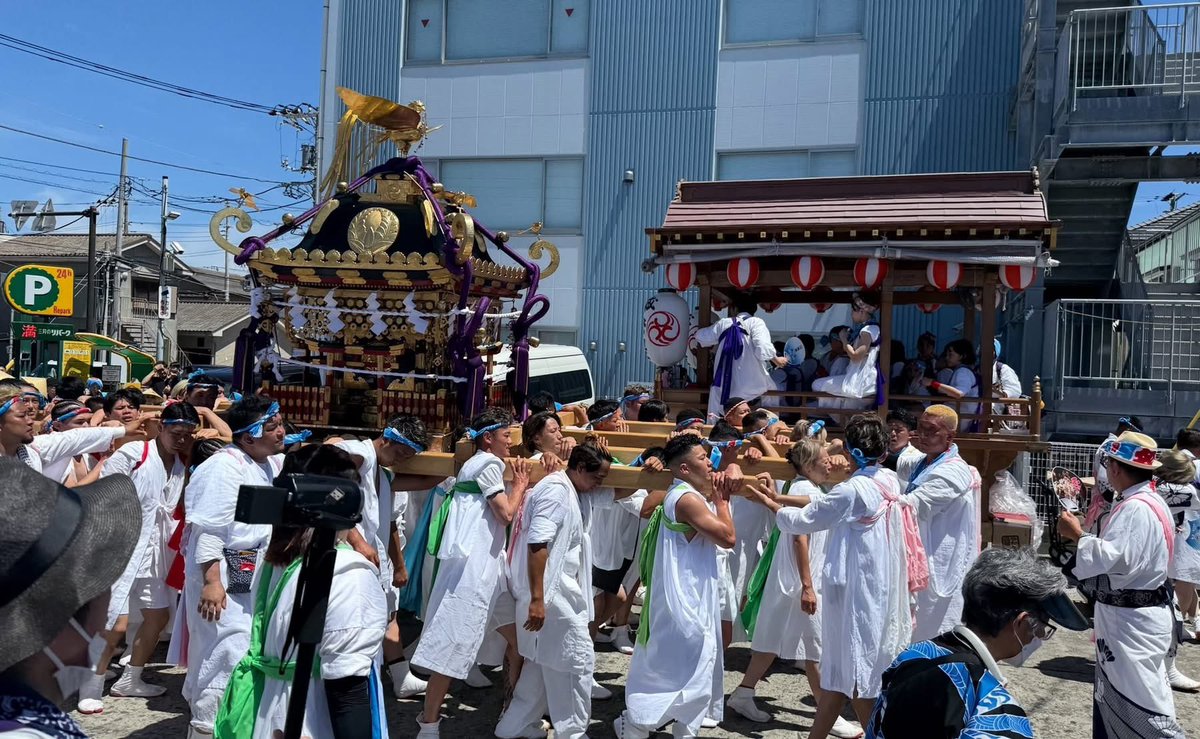 海南神社 、例大祭、三浦半島サウスエンド、三崎港を中心として半径500mほどの港町で繰り広げるられる夏祭りは臨場感溢れる独特の魅力がある。