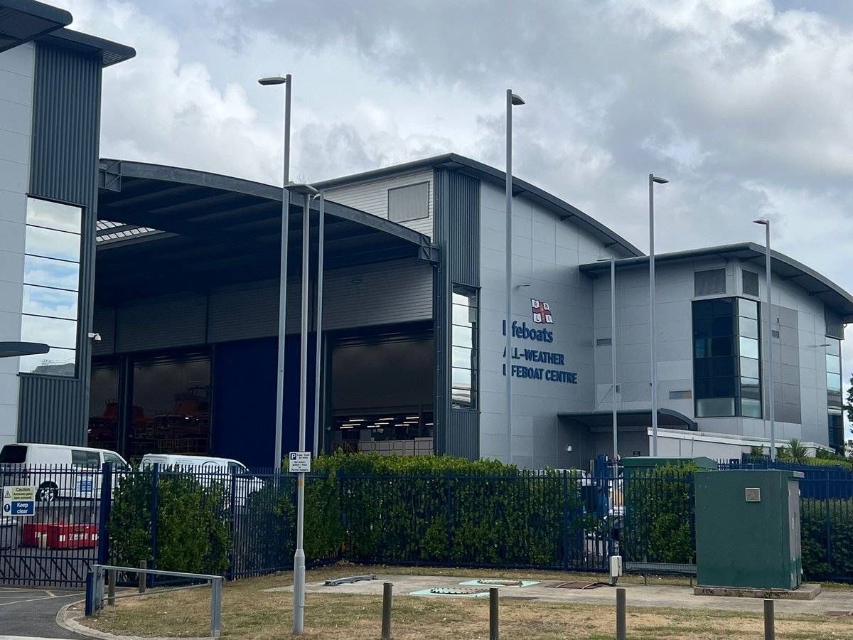 STA_HQ's tweet image. 👋 Zoe and Helen have arrived at the @RNLI headquarters for the next two days!
This afternoon kicks off with a water safety workshop, where we’ll be collaborating with fantastic partners to strengthen our shared mission of keeping communities safe around water.💧🌊
The teams…