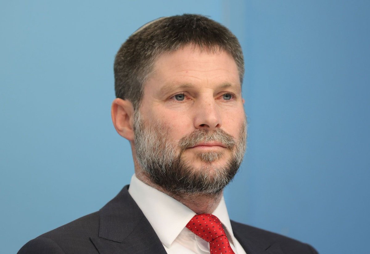 Osint613's tweet image. Israeli Finance Minister and Security Cabinet member Bezalel Smotrich is urging Prime Minister Netanyahu to issue a 24-hour ultimatum to Hamxs, warning that if they don’t accept the terms, Israel will shut the door on any partial agreement.