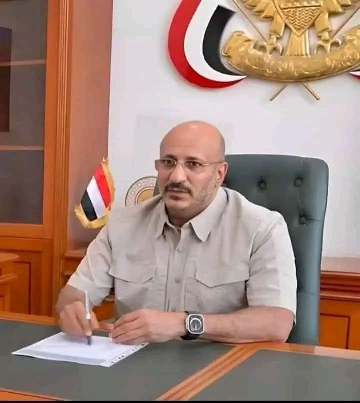 مثل ما قطع عليهم الإمداد عبر البحر
سيقطعه عبر الجؤ ✌🏻
ثقتنا كبيره في العميد طارق صالح