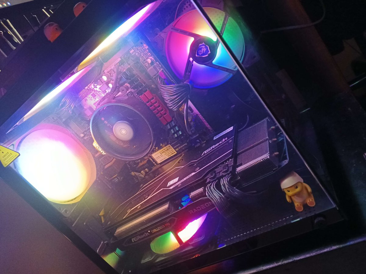 umr_machi's tweet image. YEEYYY AKHIRNYA MIMPI DARI LAMA BUAT UPGRADE PC BISA TERCAPAAAIII JUGAA ◝(ᵔᗜᵔ)◜, GA NYANGKA BISA UPGRADE PC SAMPE KAYA SEKARANG UWEEE.. MAKASIH BUAT SEMUANYA YANG UDAH SUPPORT SAMPE AKHIRNYA GOALS TRAKTEER TERCAPAAII（´∇｀&apos;&apos;）

Moga Dengan Ini ga ada lagi tragedi 1 FPS hehe