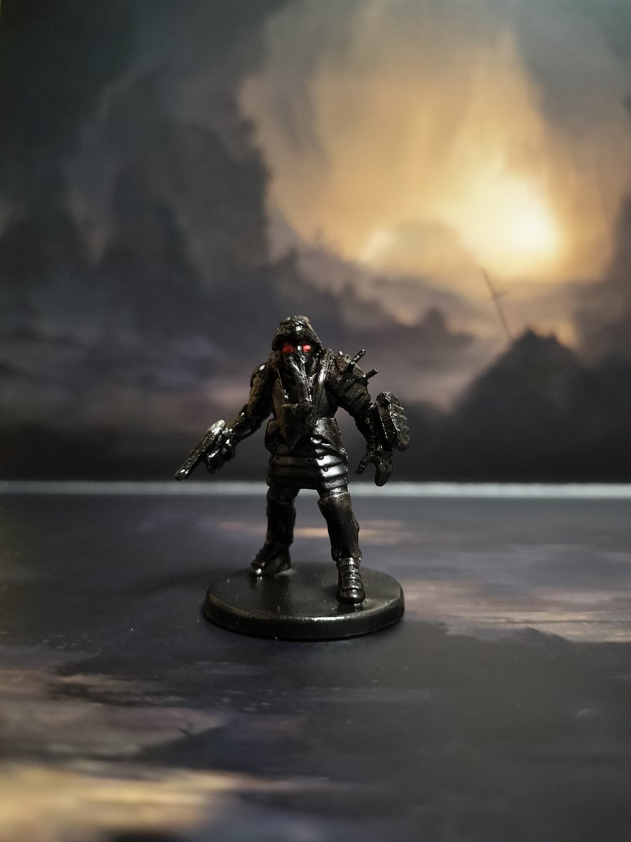 magusofthemoon1's tweet image. プロテクトギアが好きすぎてミニチュアまで作ってしまったので紅い眼鏡は思い入れが強い。
武器はモーゼルC96を持たせたが、今日映画を観てみたら紅一も文明もみんな作中でモーゼル使っていたからなんか良かったかもしれん。
#紅い眼鏡4K