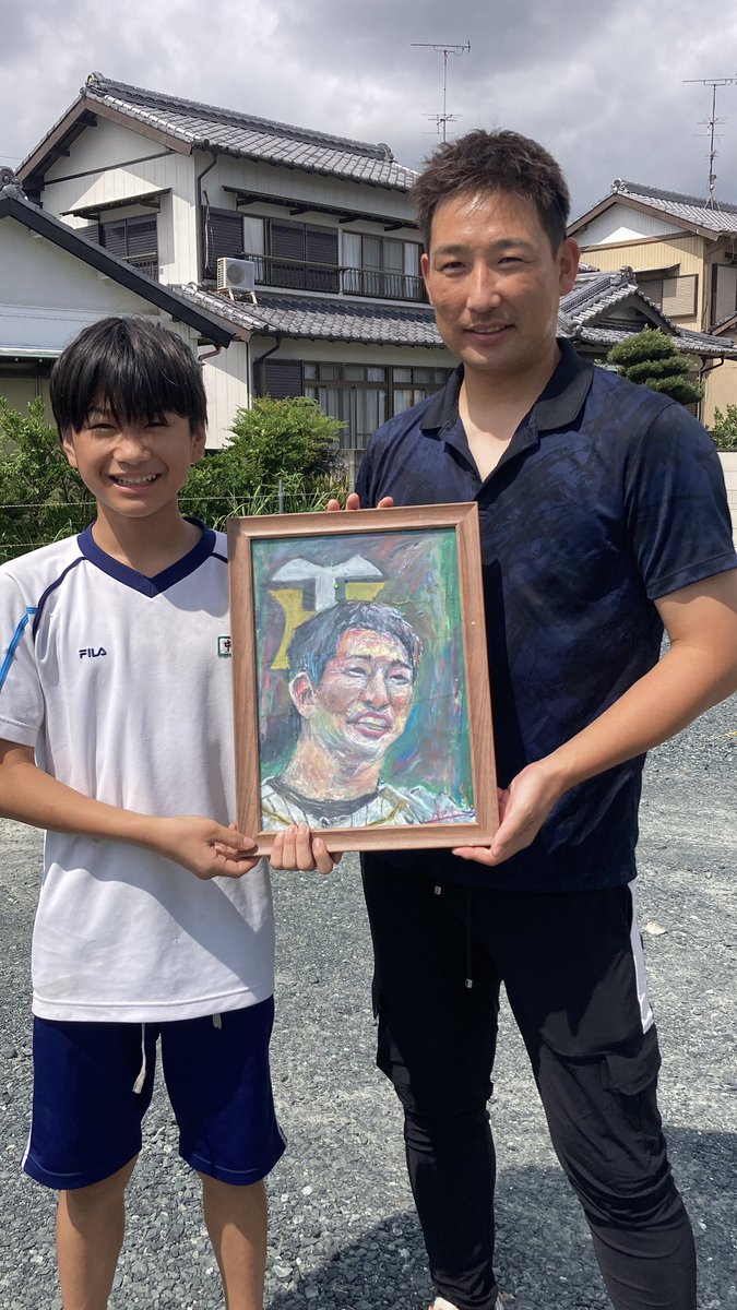 AOktbbt's tweet photo. 24.阪神🐯岩崎投手
今日岩崎さんに直接渡せました！ https://t.co/odlAt4KMkz