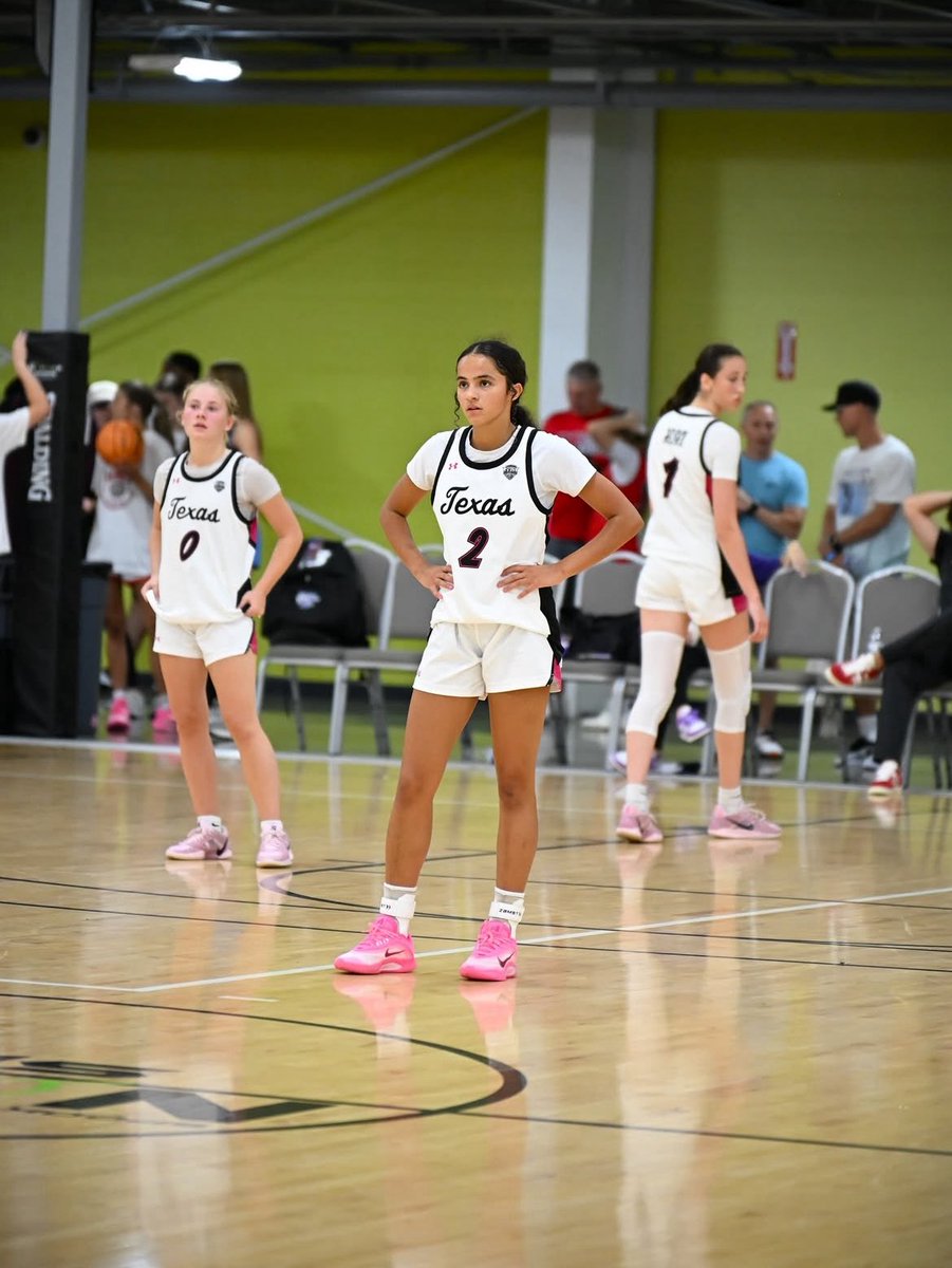 MadyWalker02's tweet image. That’s a wrap on Summer AAU!  Thankful for my @ITLTexas team mates and coaches. Time to lock in and get ready for our first season together as @Raiders_GBB 💜