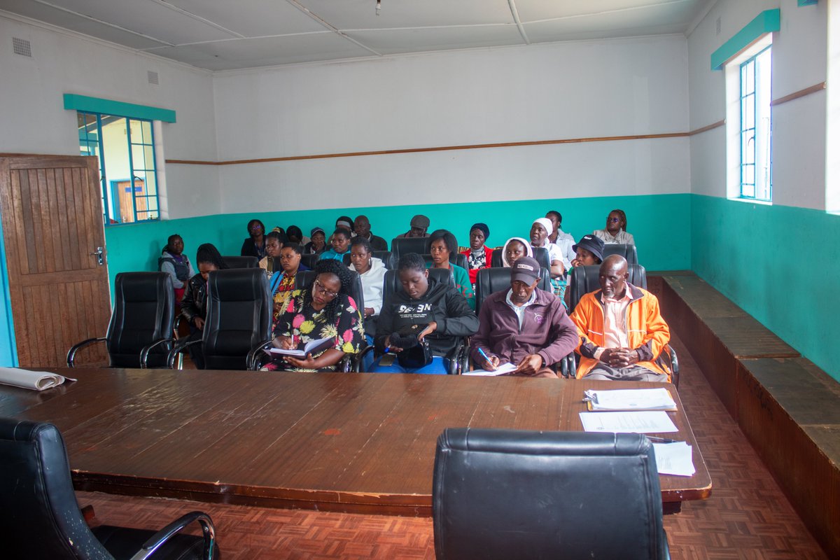 GwenTrust's tweet image. On July 15, Ward 2 hosted our Intergenerational Climate Dialogue at Dema Council. Youth, elders & leaders gathered to tackle climate challenges through shared insight & action. Ward 2 showed the power of united voices! #ClimateResilience #YouthEngagement #BridgingGenerations