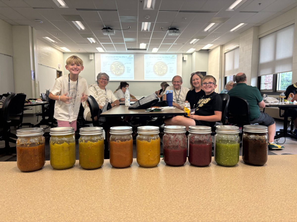 PurdueFoodSci's tweet image. Class was in session for Grandparents University last week. Boilermaker grandparents and their grandchildren joined us for food science fun as they formulated their own fermented hot sauce and learned about various topics. Thanks to @PurdueforLife for including us in this event!