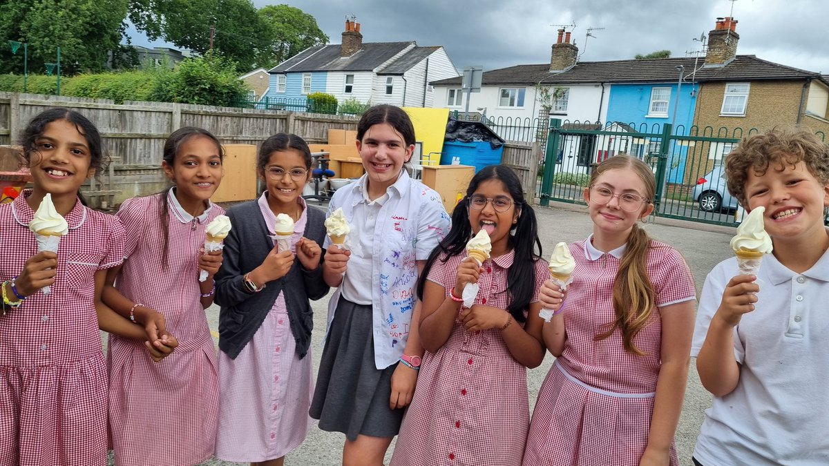 MissPodroBH's tweet image. A sweet surprise for our Year 6 pupils today! ๐๐ฆ Huge thanks to the Pabari family for the generous treat... an ice cream van visit they wonโt forget! @busheyheathjm