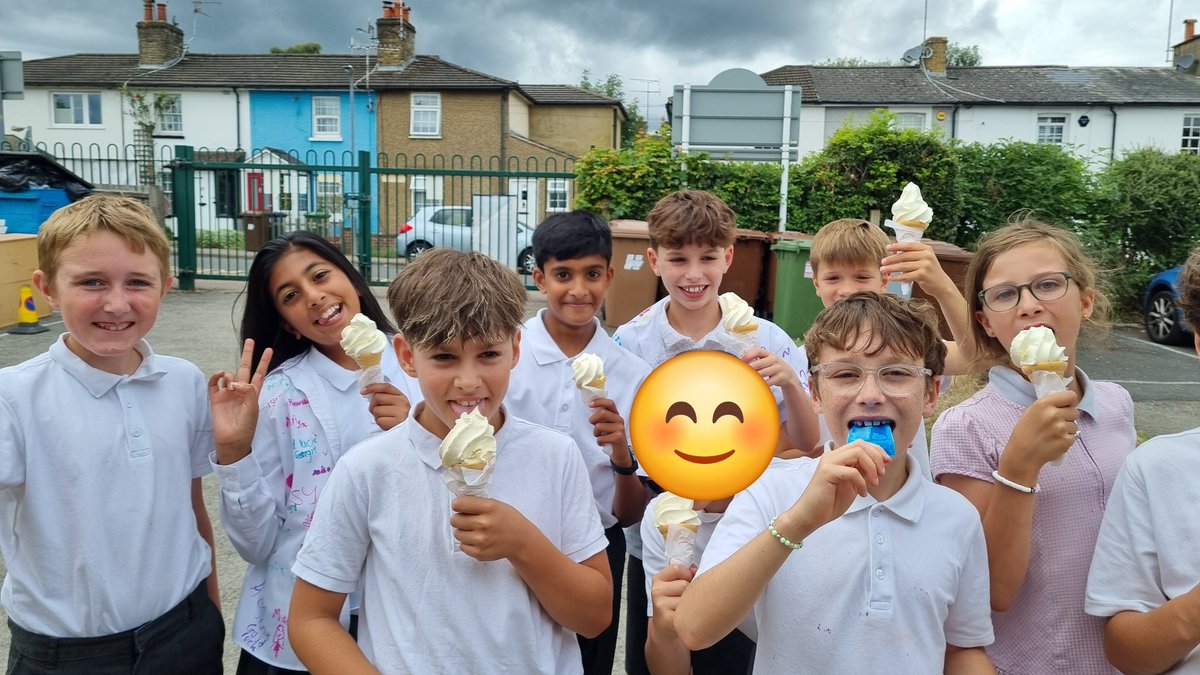 MissPodroBH's tweet image. A sweet surprise for our Year 6 pupils today! ๐๐ฆ Huge thanks to the Pabari family for the generous treat... an ice cream van visit they wonโt forget! @busheyheathjm
