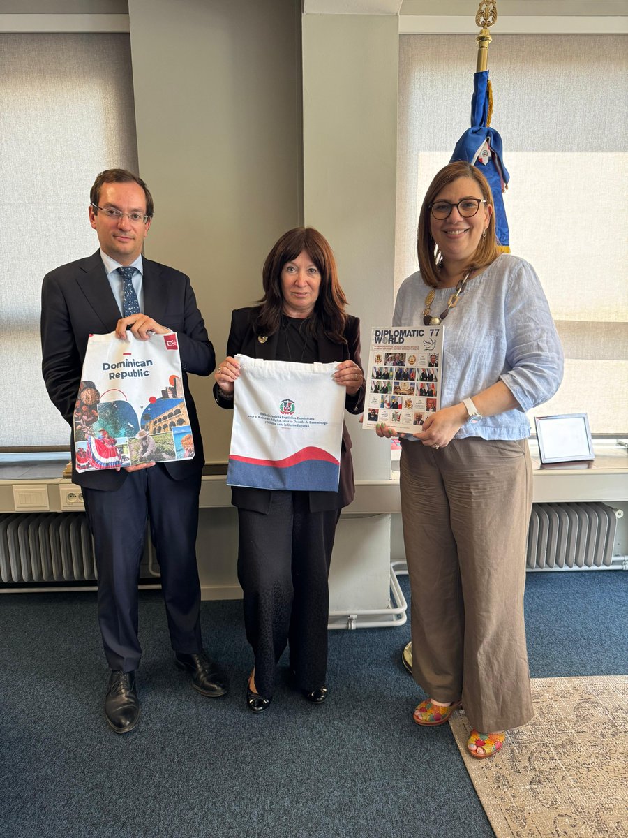 DiploWorld's tweet image. Pleasure meeting with @joancedano01, the Ambassador of the #DominicanRepublic in Brussels 🇩🇴🇧🇪🇪🇺
The discussion centred on showcasing the rich culture, natural beauty & investment opportunities of 🇩🇴 to our global readership.
We thank Amb. Cedano for the insightful exchanges.