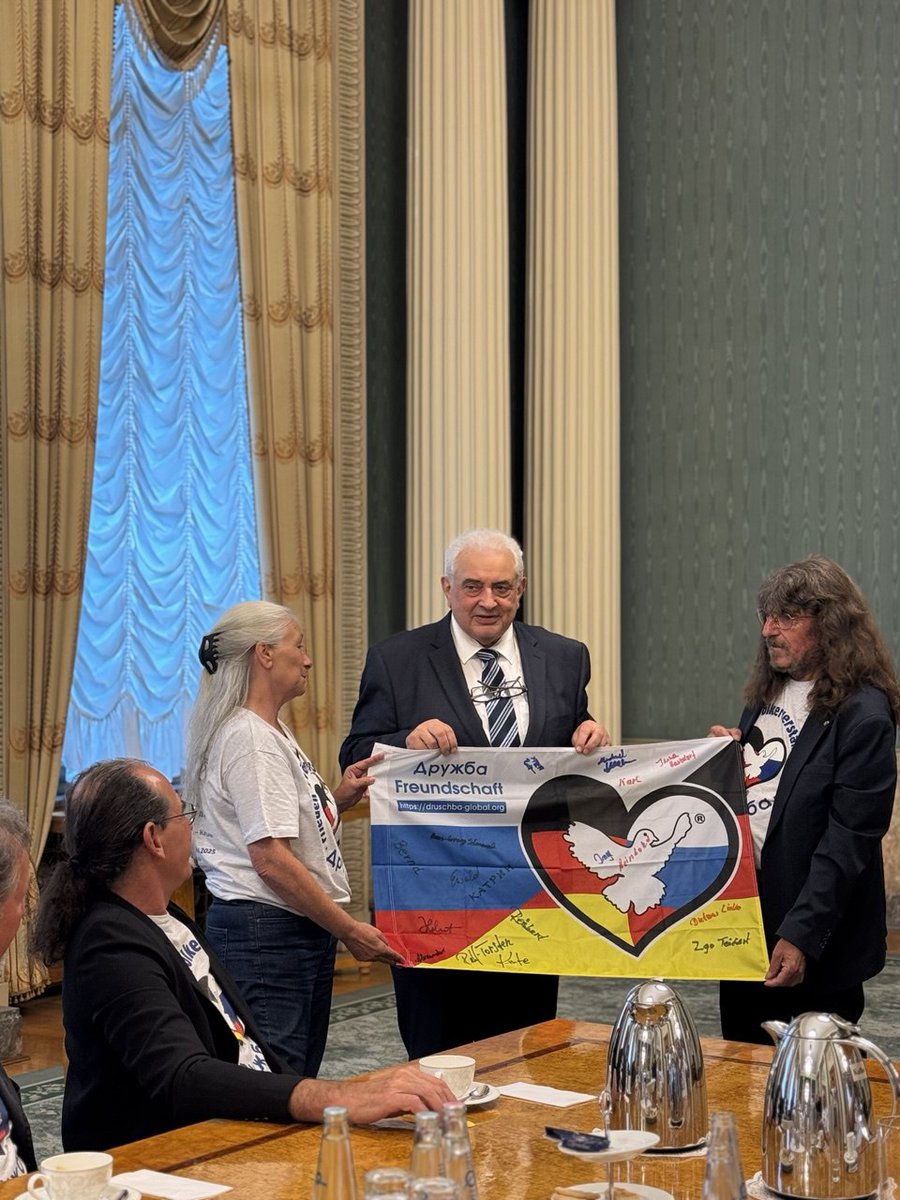 RusBotschaft's tweet image. 🇷🇺🇩🇪  Am 21. Juli 2025 empfing der russische Botschafter in Deutschland, Sergej Netschajew, Aktivisten der deutschen Nichtregierungsorganisation „Druschba-Global“.

Die Teilnehmer der Organisation hatten kürzlich im Rahmen der Freundschaftsfahrt (smotrim.ru/video/3000188) unser…