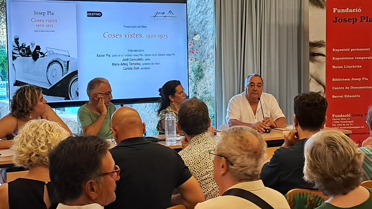 FJosepPla's tweet image. Presentació del llibre "Coses vistes. 1920-1925" amb
@CarlotaGurt, Maria-Arboç Terrades, Jordi Cornudella (@Ed_62) i @PlaXavierpla5.
open.spotify.com/episode/4dbAhp…