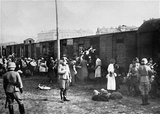 AuschwitzMuseum's tweet image. 22 July 1942 | Germans in the General Government began the liquidation of the #Warsaw ghetto. During the so-called Grossaktion Warschau that lasted until 21 September, some 260,000 Jews were deported to #Treblinka extermination center.