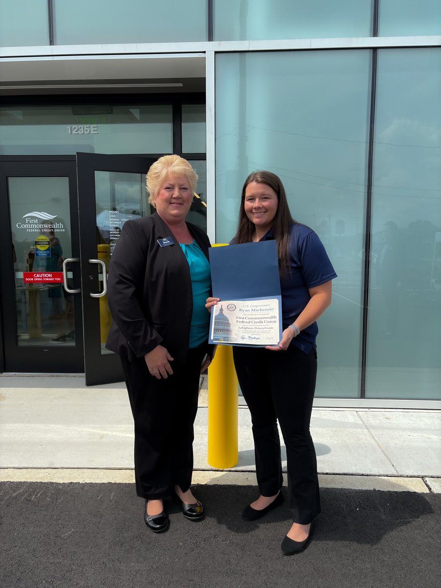 RepMackenzie's tweet image. My office was proud to attend the ribbon cutting for the new First Commonwealth Federal Credit Union Financial Center in Lehighton — an exciting investment in local banking and financial services for our community.