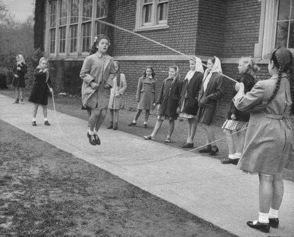 Johnnypapa64's tweet image. How we spent our time waiting for colour tv, PlayStation & video on demand to be invented.