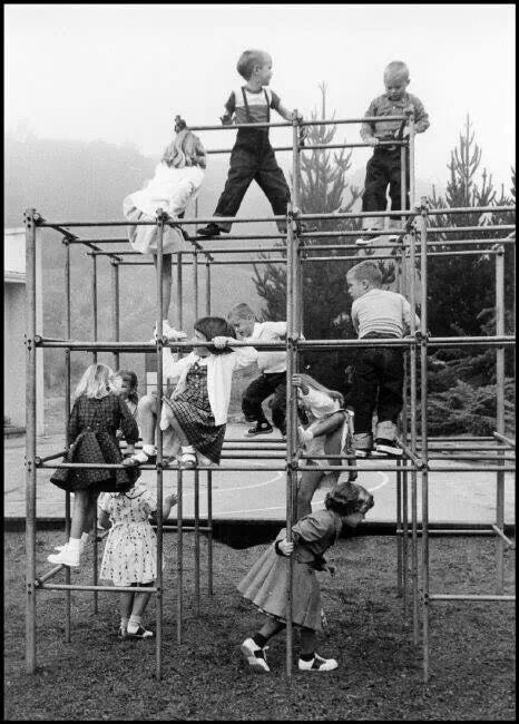 Johnnypapa64's tweet image. How we spent our time waiting for colour tv, PlayStation & video on demand to be invented.