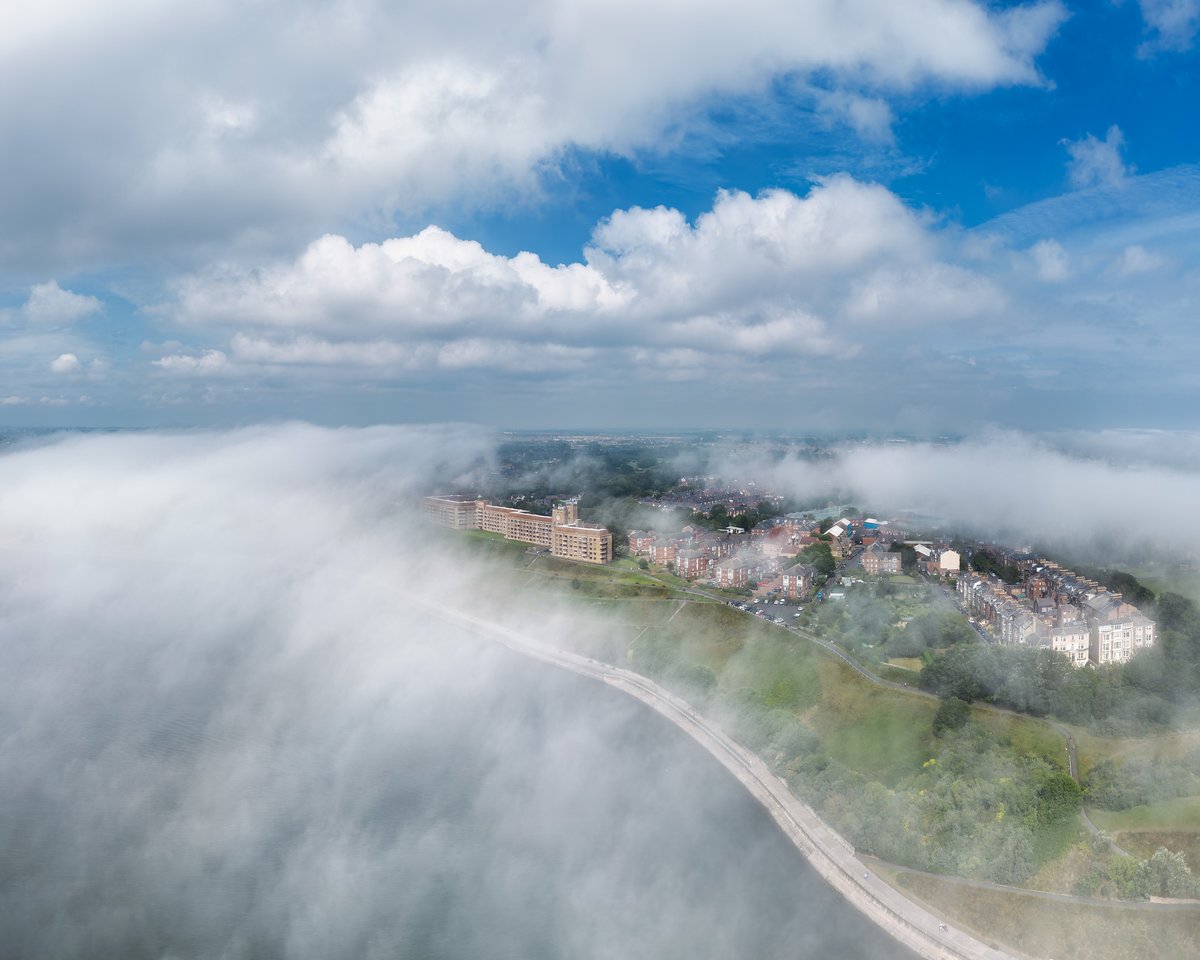 mark_hume's tweet image. A few more from Tynemouth at the weekend as the sea fret rolled in creating some unique photo opportunities. #Tynemouth