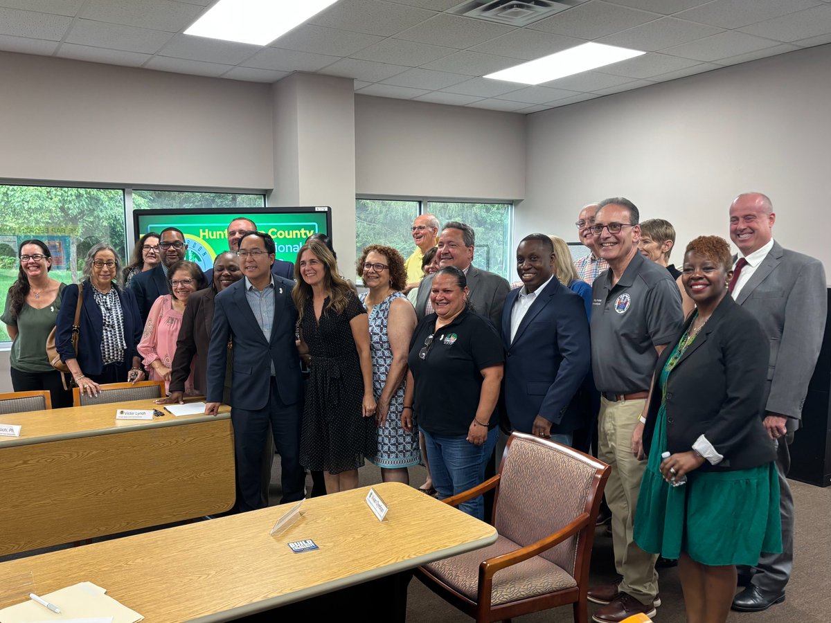 SenatorAndyKim's tweet image. Education unlocks opportunity no matter your age.
I hosted an adult education roundtable in Flemington, NJ this past weekend to hear direct stories about the impact federal budget cuts to education will have on families and communities.
We must continue to stand up against this…