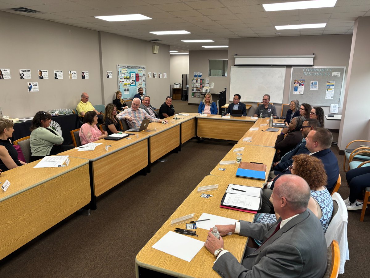 SenatorAndyKim's tweet image. Education unlocks opportunity no matter your age.
I hosted an adult education roundtable in Flemington, NJ this past weekend to hear direct stories about the impact federal budget cuts to education will have on families and communities.
We must continue to stand up against this…
