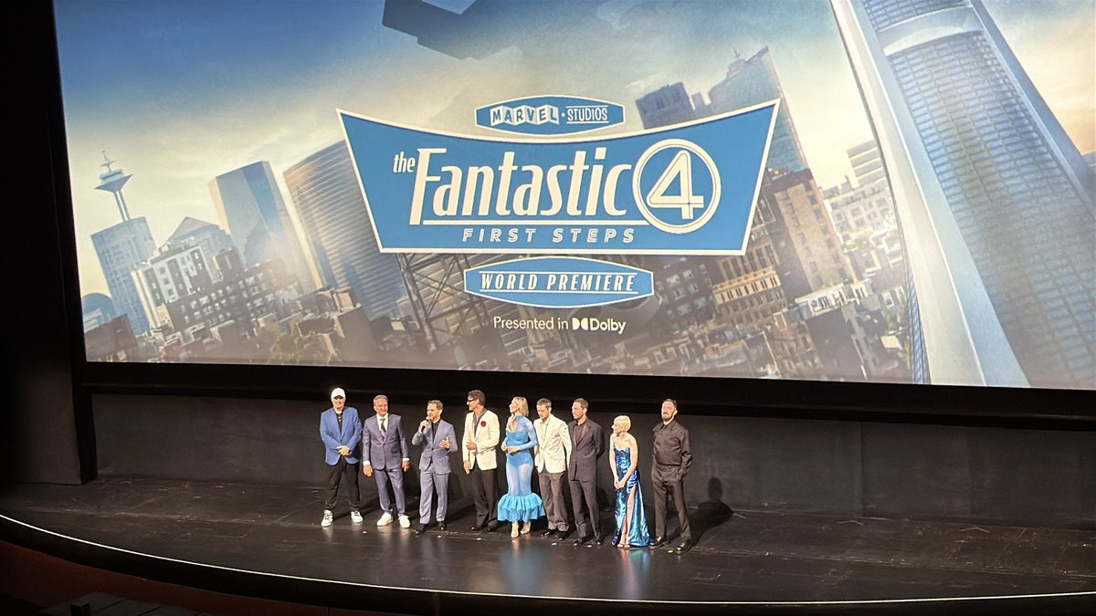 PhaseHero's tweet image. The #FantasticFour: First Steps World Premiere was introduced by the cast and crew…
…and a surprise performance by Michael Giacchino!
Watch the whole event: youtu.be/xprAvQClZxQ?si…