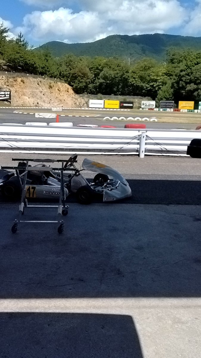 昨日は１ヶ月ぶりのカートでした！
身体もカートも試運転として走り込みました！笑

自分の走りの下手さに頭かかえましたがその分見直したりいつも以上に考えながら走行できました！

今週末は鈴鹿練習もあるのでしっかり頭使って走ります🔥
明日はナチュラ🤫笑