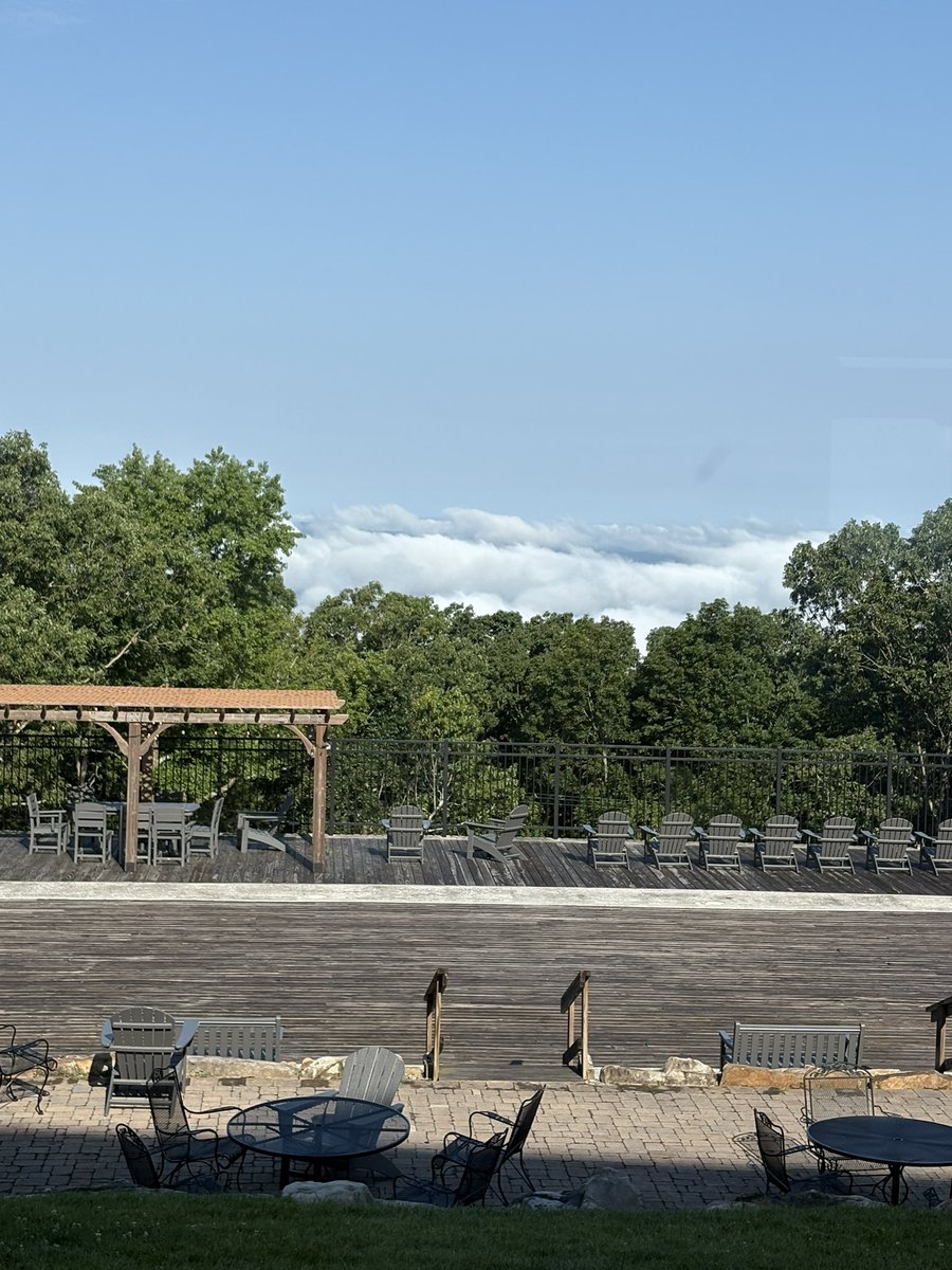 jfhooker3's tweet photo. Glad to see @CovenantCollege ordered up the low cloud bank while students are on campus for @summitmn and @CovenantXC camp (and maybe some other events too). #Recruiting #LookoutMountain https://t.co/vEjC96fCI3
