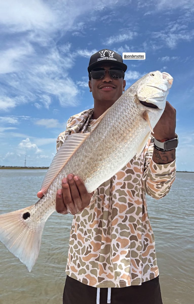 SkoooHogs (honorary chestnut) (@skooohogs) on Twitter photo looks like new hog, Damian Ruiz (<a href="/Damianruiz42/">damian ruiz</a>) is going to fit right in with Cam and the boys🎣 looks like new hog, Damian Ruiz (<a href="/Damianruiz42/">damian ruiz</a>) is going to fit right in with Cam and the boys🎣