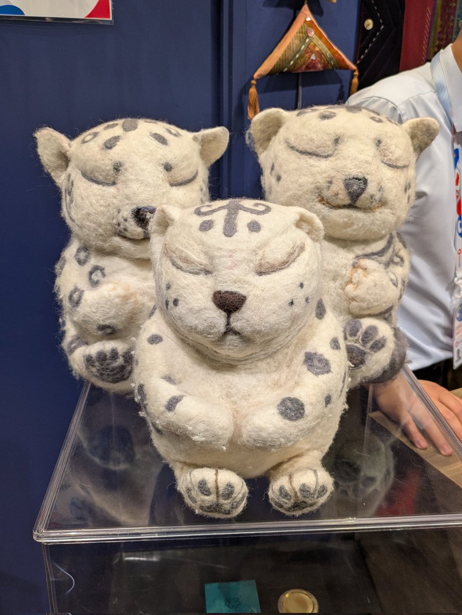 muta_a's tweet image. 万博、異国情緒が凝縮されていて楽しめた
1・2枚目シンガポール
3・4枚目キルギス