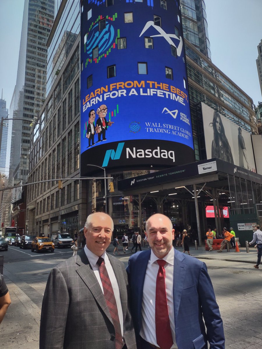 ApexTradeFund's tweet image. It’s been an incredible day on Wall st and Times Square with Wall Street Global Trading Academy!
#newtothesquare #apextraderfunding #futures #futurestrading #daytrading #wallst