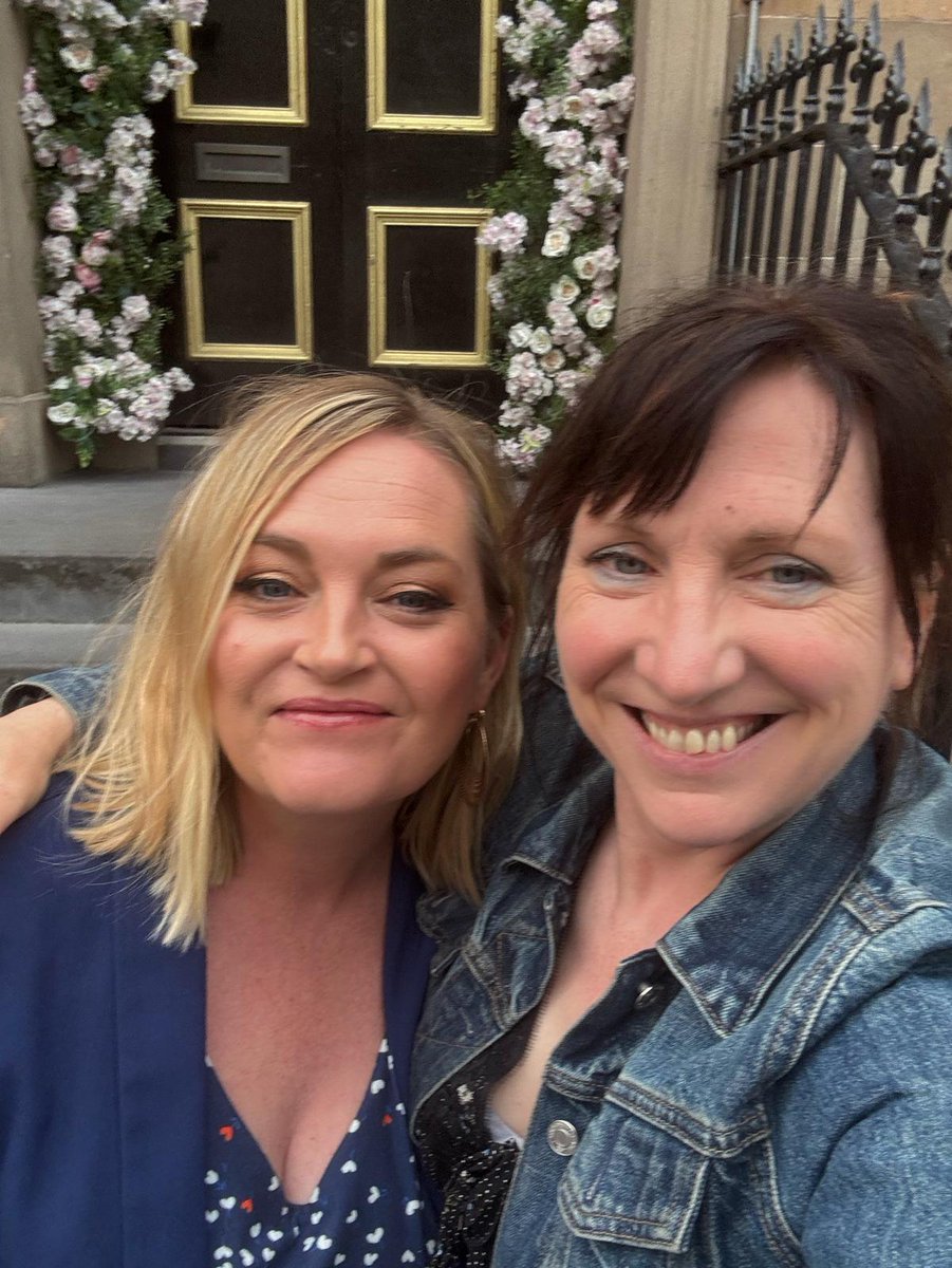 msjlindsay's tweet image. A fantastic day oot in Glasgow today with the super @MsPollyClark! Now on train home reading up on today's Sandie Peggie revelations and grateful for the chardonnay aspect of our outing. 😳 Oh my days. x