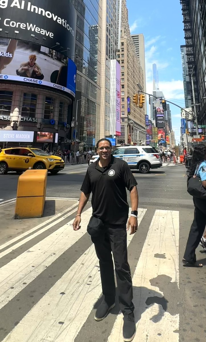 Carlducena's tweet image. Happy or sad, I choose to be Happy. 
Glad or mad, 
I choose to be Glad.

Let’s make the most of each and every beautiful and precious state that we’ve been given !!!!