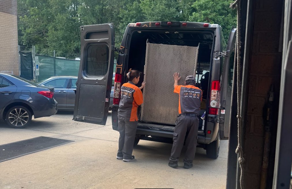 solid_care's tweet image. We’re rolling out across the U.S. to support facility managers with expert surface care—carpet cleaning, LVT, tile &amp;amp; grout, high dusting, power washing &amp;amp; more.

Is your space ready for the week ahead?

#FacilityMaintenance #CommercialCleaning