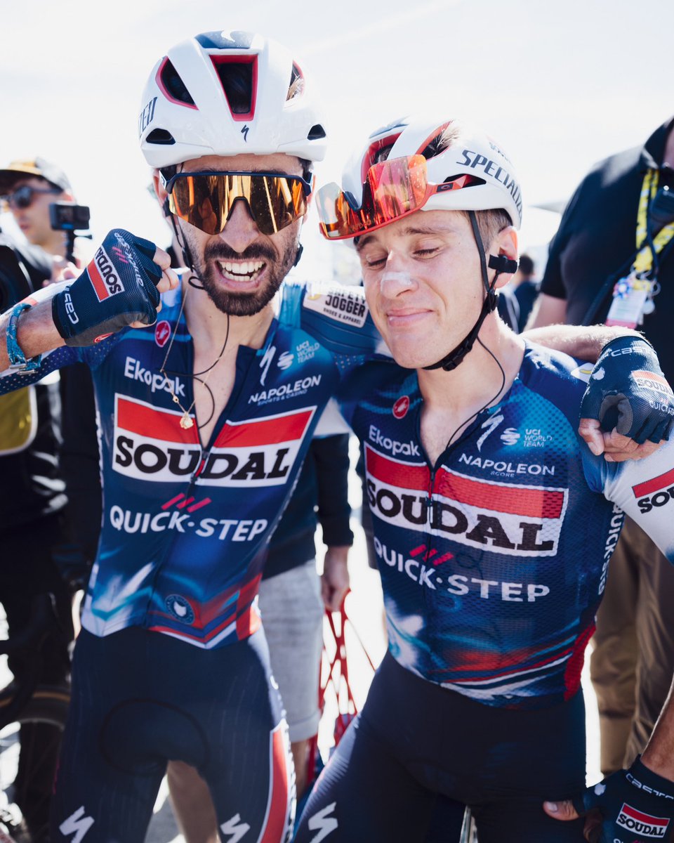 soudalquickstep's tweet photo. 💙 @Valent1_Paret 🤝 @IlanWilder 💙

#TDF2025

Photo: @BeelWout https://t.co/F9pwSXXOGT
