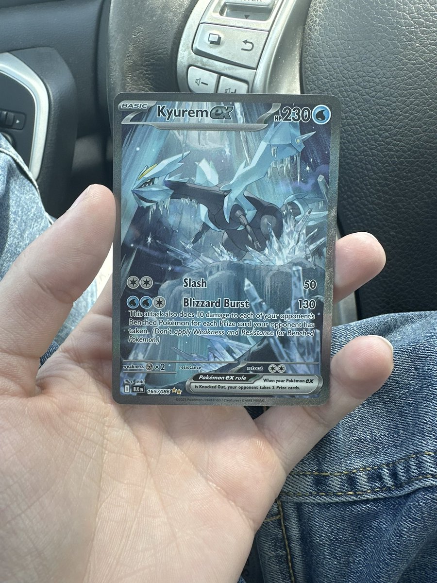 Hxrtlesss's tweet photo. opened 1 tin at work and now i have to protect this thing at all cost for the rest of my shift https://t.co/PtLwGwx3nl