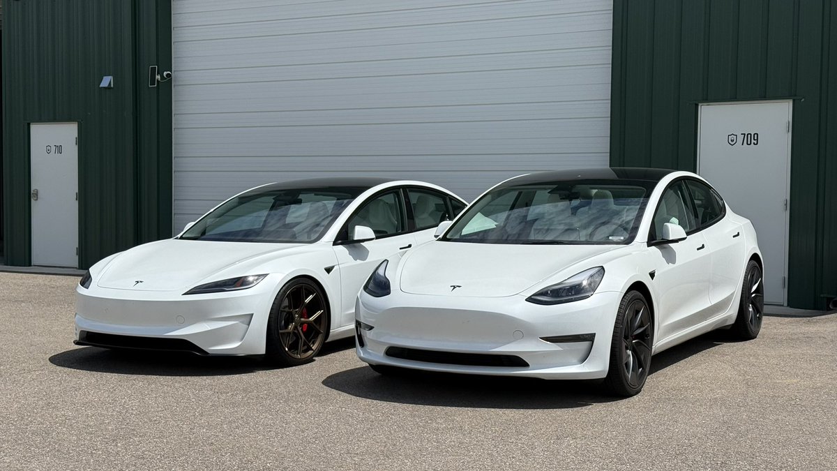 OutofSpecDetail's tweet image. Like father, like son.
White on white Performance’s