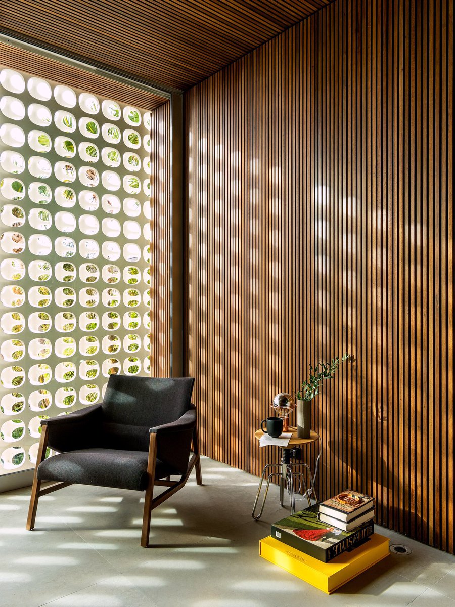 luusssso's tweet image. Favorite current interior design trend
Wood paneled walls making a comeback