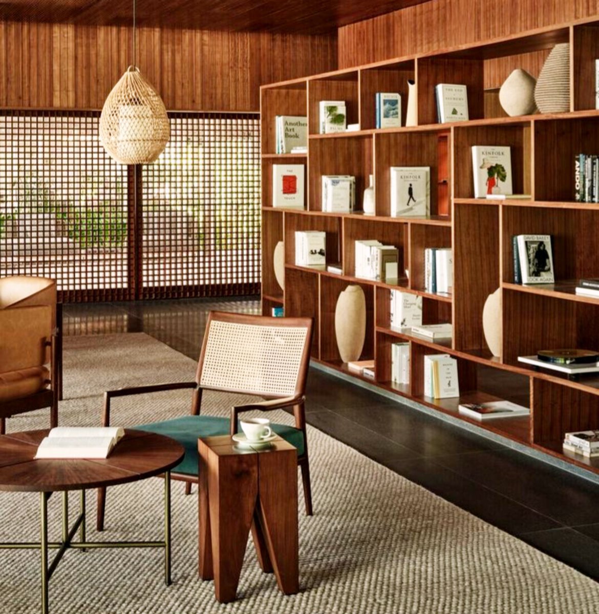 luusssso's tweet image. Favorite current interior design trend
Wood paneled walls making a comeback
